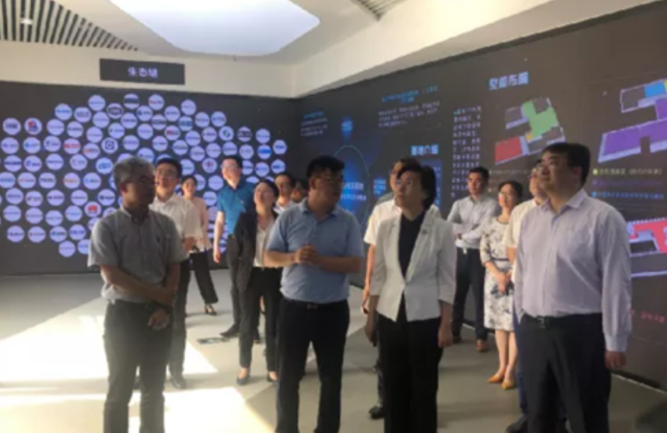 江苏省委网信办主任徐缨调研leyu.乐鱼电子苏州基地