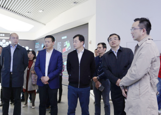 江苏省工信厅副厅长池宇一行调研leyu.乐鱼电子·苏州网安创新基地并召开座谈会
